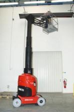 Podnośniki koszowe teleskopowe Kołowe platformy robocze z masztem pionowym Manitou 100 VJR Evolution