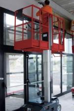 Podnośniki koszowe teleskopowe Kołowe platformy robocze z masztem pionowym Bravi Leonardo HD