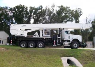 Podnośniki koszowe teleskopowe Platformy robocze na wysięgniku teleskopowym mocowane na ciężarówce Bronto Skylift S46XDT