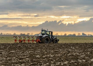 Pługi Pöttinger Servo 4000 P