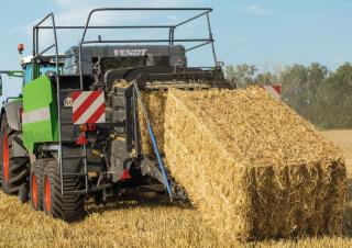 Prasa kostkująca Fendt 12130