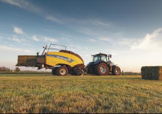 Prasa kostkująca New Holland BB 890 PC