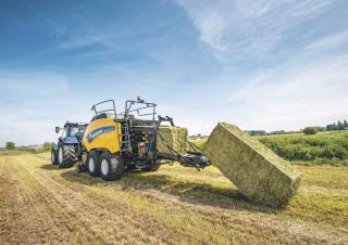 Prasa kostkująca New Holland BB 890 PC Plus