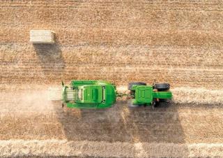 Prasa kostkująca John Deere L624
