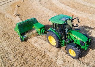 Kosiarki Samojezdne i Traktory Ogrodowe John Deere S180 