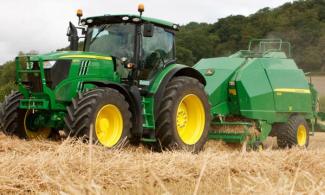 Prasa kostkująca John Deere 1433 C
