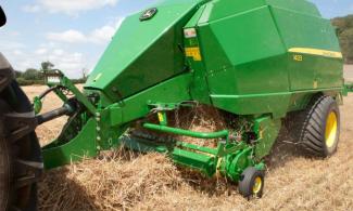 Prasa kostkująca John Deere 1433 C
