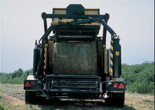 Prasy rolujące New Holland BR6090 Combi