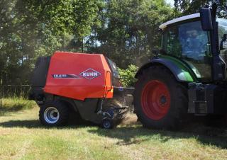 Prasy rolujące Kuhn FB 2130 