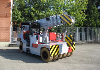 Przemysłowe żurawie samojezdne Valla 250 EC
