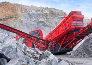 Przesiewacze mobilne Terex-Finlay 684 - 3 Deck