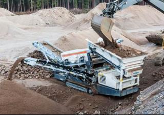 Przesiewacze mobilne Metso Lokotrack ST2.4