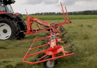 Przetrząsacze karuzelowe Kuhn GF 8700