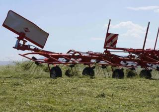 Przetrząsacze karuzelowe Kuhn GF 8700