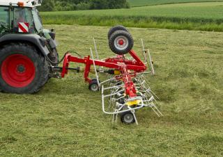 Przetrząsacze karuzelowe Pöttinger Hit 8.91 T