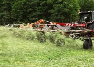 Przetrząsacze karuzelowe Massey Ferguson TD1028X TRC
