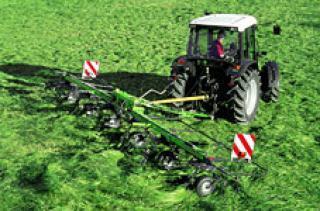 Przetrząsacze karuzelowe DEUTZ-FAHR CoM 8331