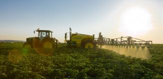 Opryskiwacze zaczepiane John Deere 740