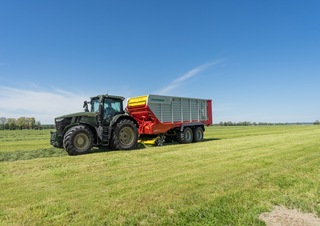 Przyczepy silosowe Pöttinger Jumbo 7450 DB