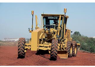 Równiarki Caterpillar 120K