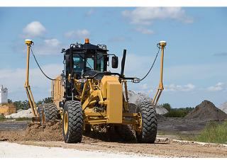 Równiarki Caterpillar 12M3 AWD