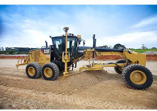 Równiarki Caterpillar 140M