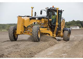 Równiarki Caterpillar 14M3