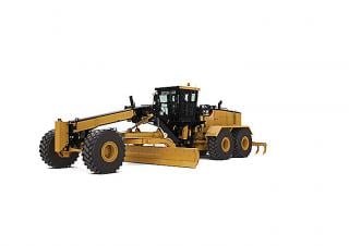 Równiarki Caterpillar 24M