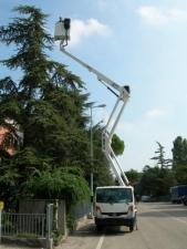 Podnośniki koszowe przegubowe Platformy robocze na wysięgniku przegubowym mocowane na ciężarówce GSR E 180 PX Basic