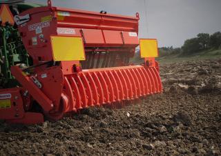 Siewniki Gaspardo Compagna Delfino 2500