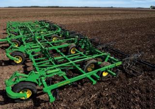 Spulchniacze John Deere 2230FH