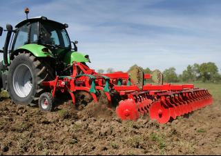 Spulchniacze Kverneland CLC Evo 250