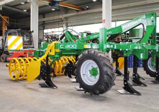 Spulchniacze Kerner Corona C 300