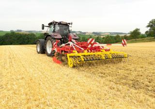 Spulchniacze Pöttinger Synkro 3530