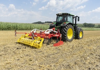 Spulchniacze Pöttinger Synkro 3530