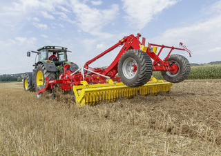 Spulchniacze Pöttinger Synkro 4030 T nova