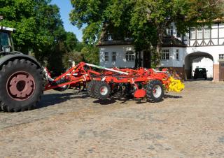 Spulchniacze Pöttinger Terria 6030
