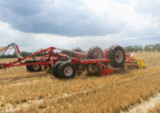 Spulchniacze Pöttinger Terria 6030