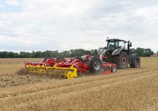 Spulchniacze Pöttinger Terria 6030