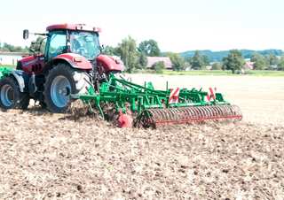 Spulchniacze Regent Tukan DSG 400