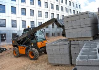 Ładowarki teleskopowe Ausa T 235 H