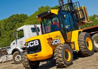 Terenowe wózki widłowe JCB 940