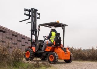 Terenowe wózki widłowe Ausa C 11 M
