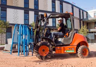 Terenowe wózki widłowe Ausa C 150 H