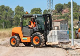 Terenowe wózki widłowe Ausa C 251 H x2