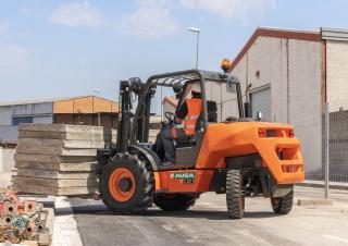 Terenowe wózki widłowe Ausa C 251 H x4