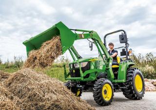 Pojazdy Traktory miejskie z zaczepem przednim John Deere 3038 E