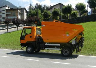 Pojazdy Traktory miejskie z zaczepem przednim Aebi MT 740