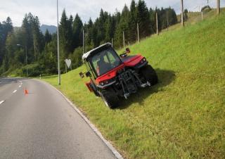 Pojazdy Traktory miejskie z zaczepem przednim Aebi TT 281+