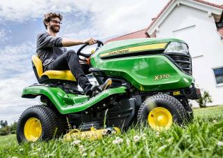Kosiarki Samojezdne i Traktory Ogrodowe John Deere X370